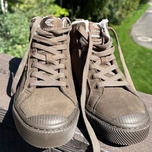 Cariuma All Teak Suede OCA Therma High Women’s 6.5